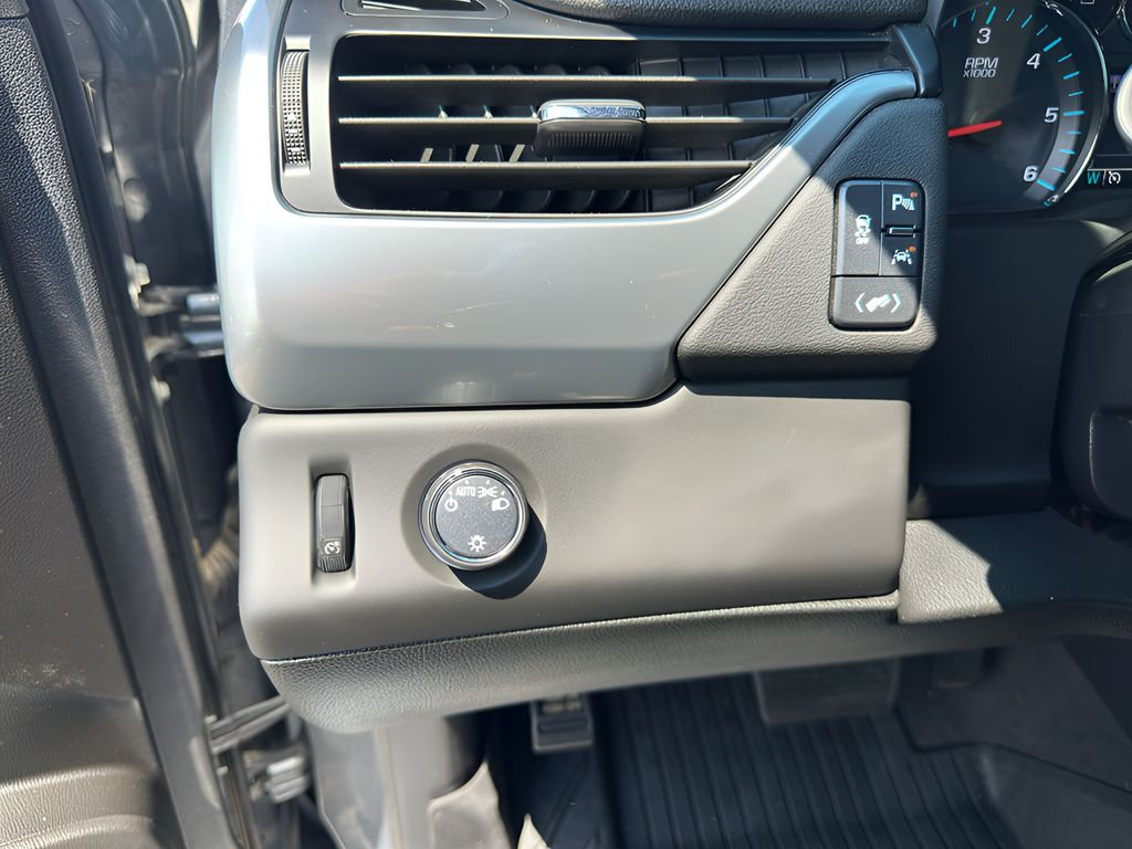 Used 2020 Chevrolet Tahoe LS w/ Enhanced Driver Alert Package RWD image 14