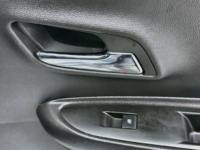Used 2019 Chevrolet Trax LT w/ LT Convenience Package FWD image 28