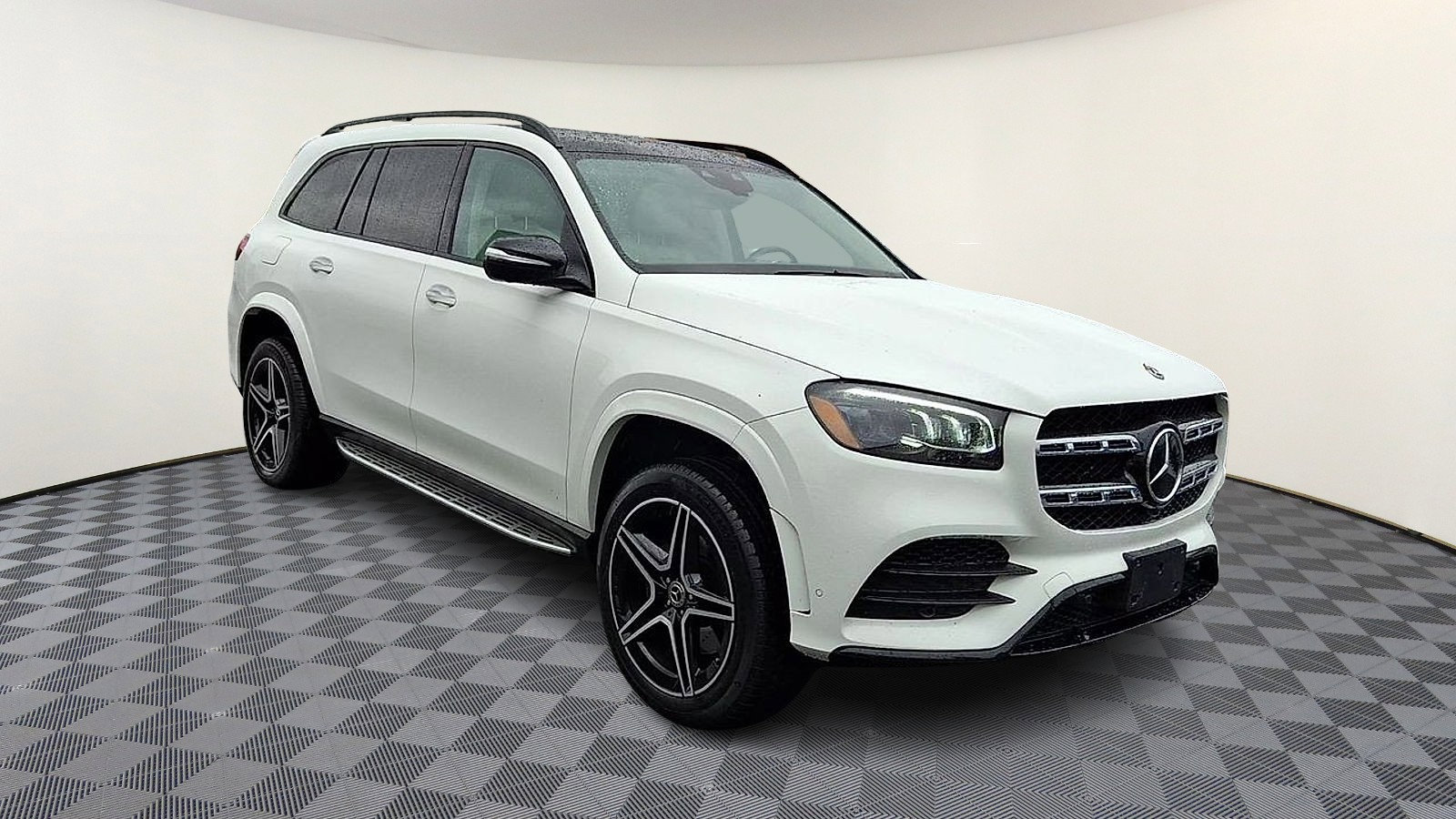 Used 2022 Mercedes-Benz GLS 450 4MATIC image 2
