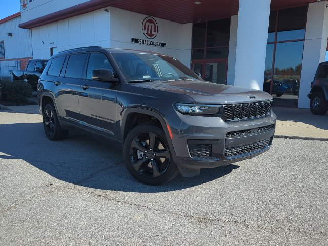 Used 2025 Jeep Grand Cherokee L Altitude AWD/4WD image 3