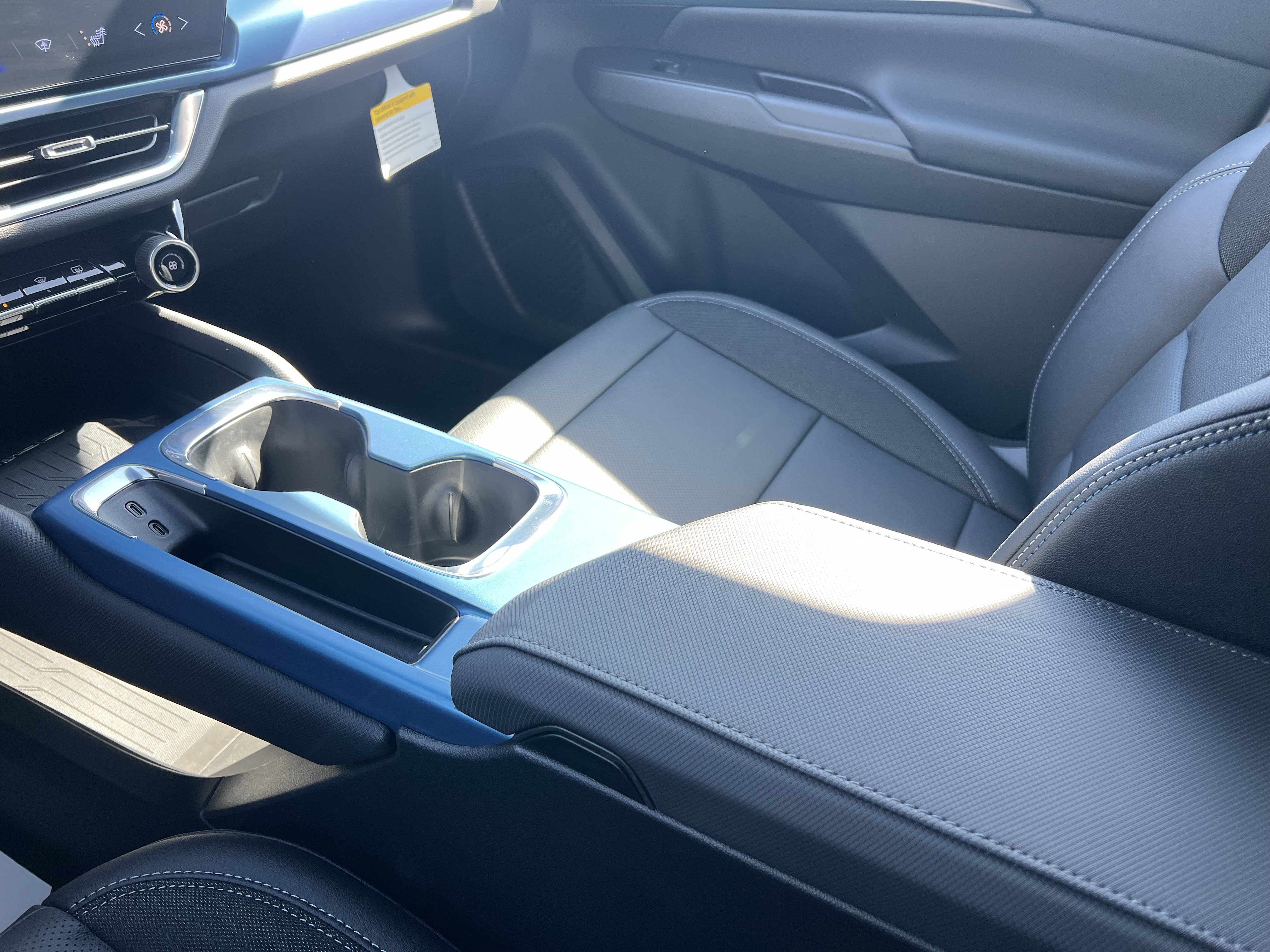 New 2026 Chevrolet Equinox EV LT AWD/4WD image 28