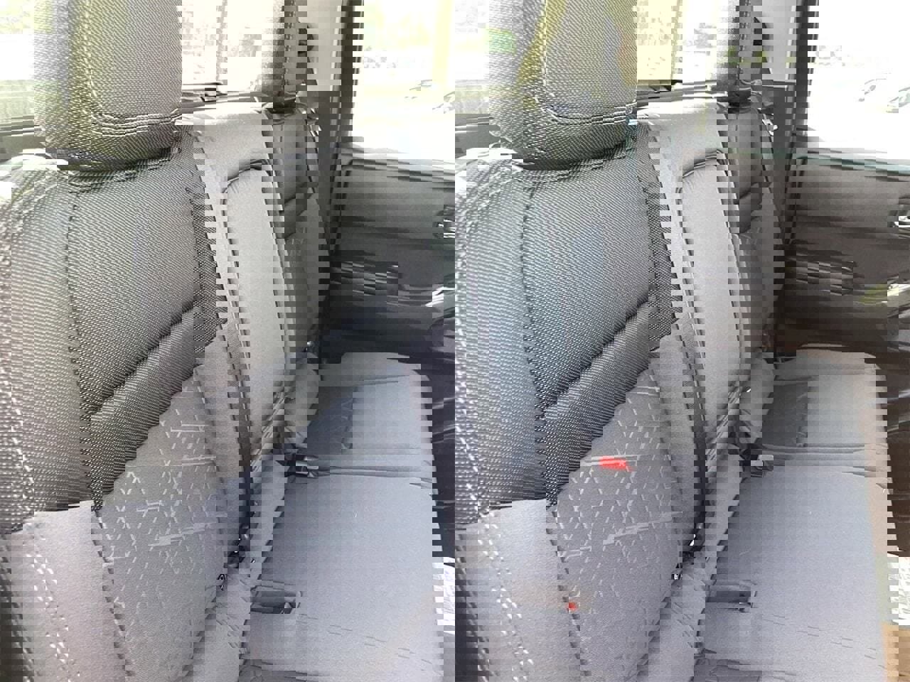 New 2025 Nissan Frontier SV w/ SV Convenience Package image 14