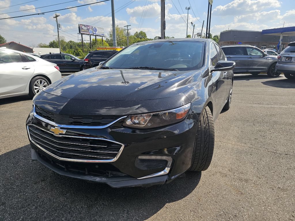 Used 2016 Chevrolet Malibu Premier w/ Driver Confidence Package II FWD image 3