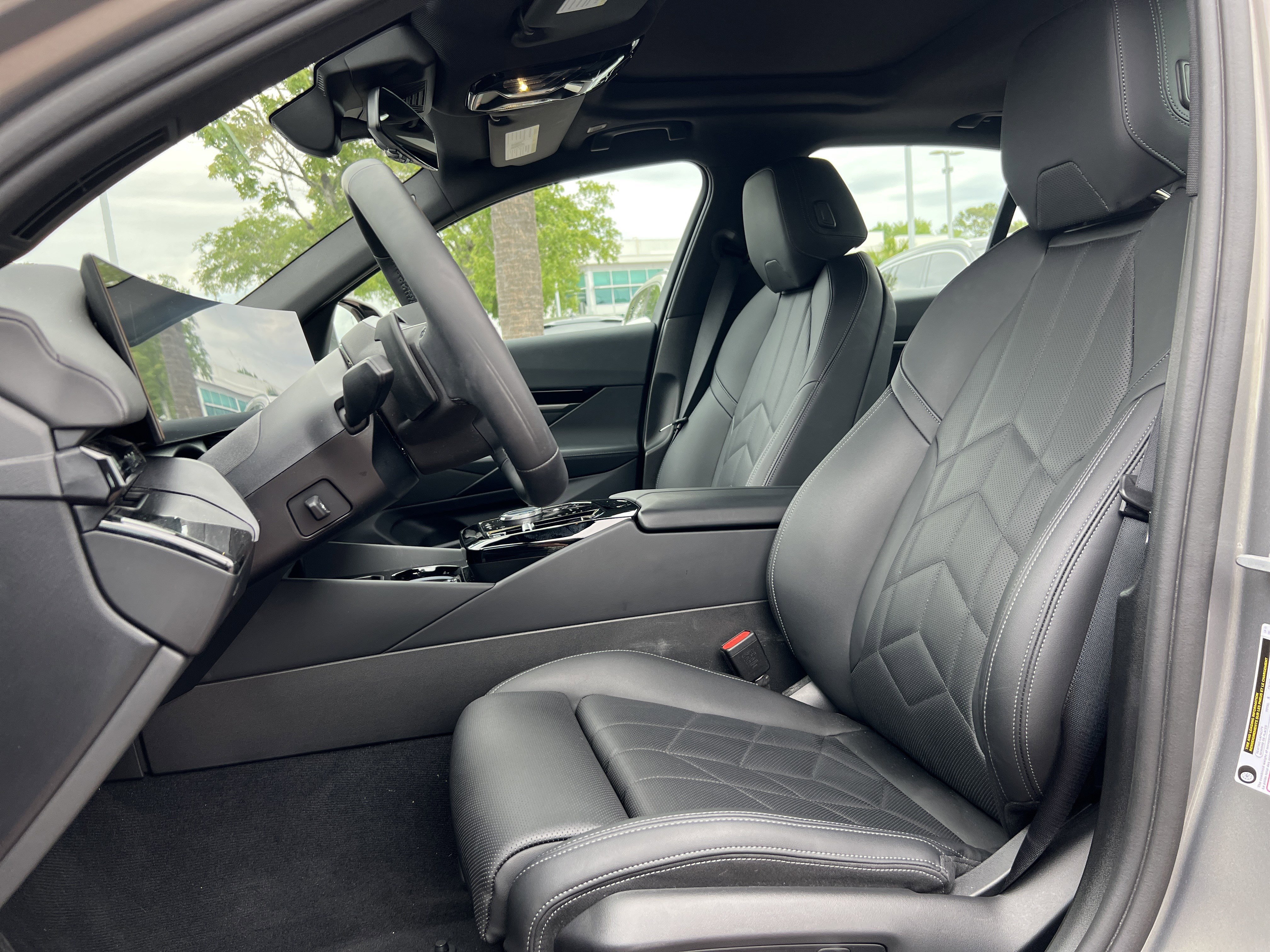Certified 2025 BMW 530i RWD image 16
