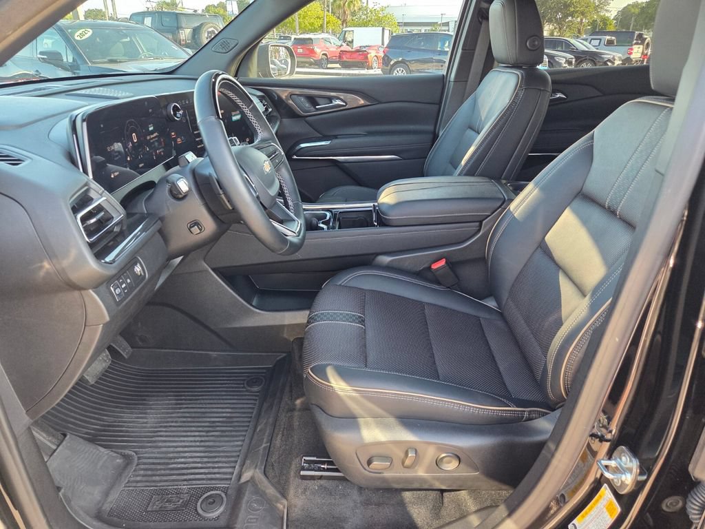 Used 2026 Chevrolet Traverse High Country w/ LPO, Floor Liner Package FWD image 5