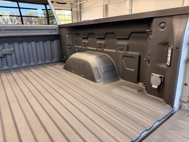Used 2024 Chevrolet Silverado 1500 RST AWD/4WD image 9