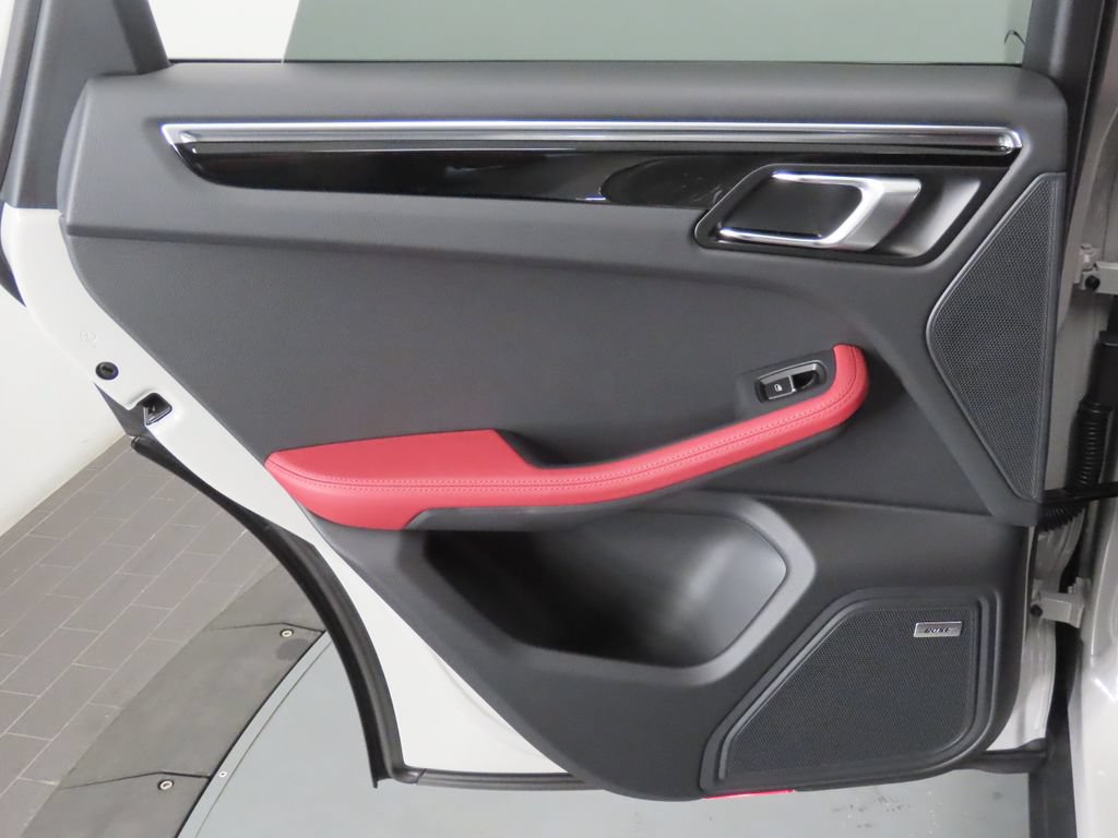 New 2026 Porsche Macan AWD/4WD image 46