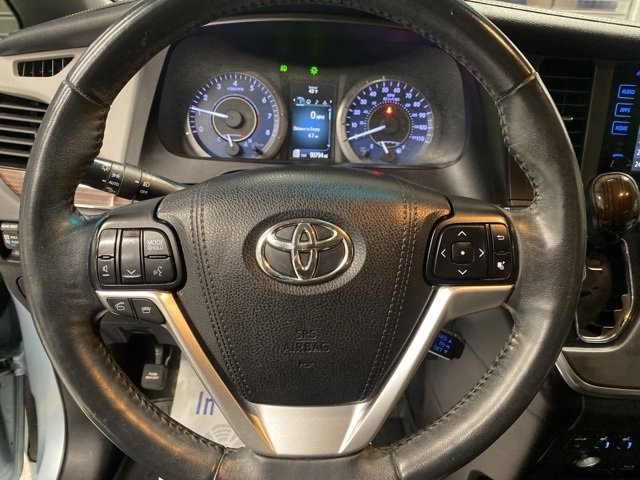 Used 2017 Toyota Sienna Limited image 16