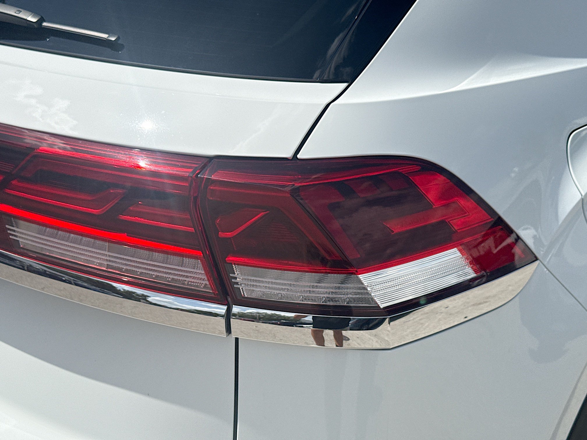 Certified 2024 Volkswagen Atlas Cross Sport SE FWD image 27