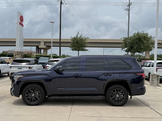 Used 2024 Toyota Sequoia Platinum AWD/4WD image 7