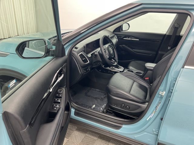 Used 2025 Kia Seltos EX image 12