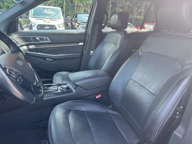Used 2017 Ford Explorer Limited w/ Equipment Group 301A AWD/4WD image 6
