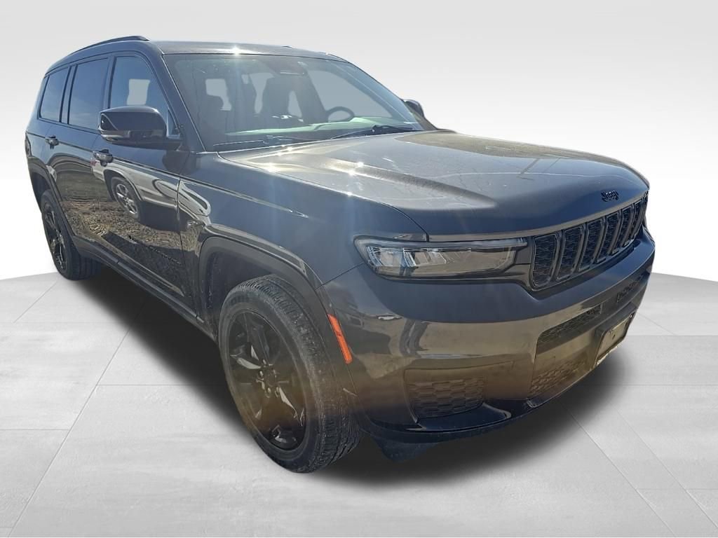 Used 2021 Jeep Grand Cherokee L Laredo image 3
