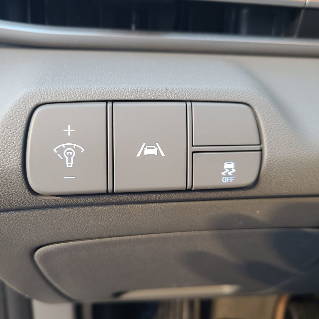 Used 2023 Hyundai Elantra SEL image 26