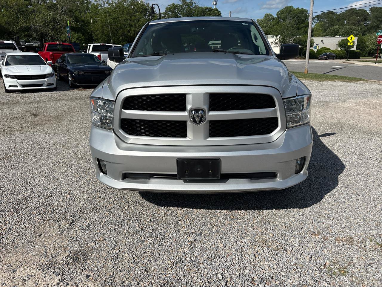 Used 2018 RAM 1500 Express AWD/4WD image 3