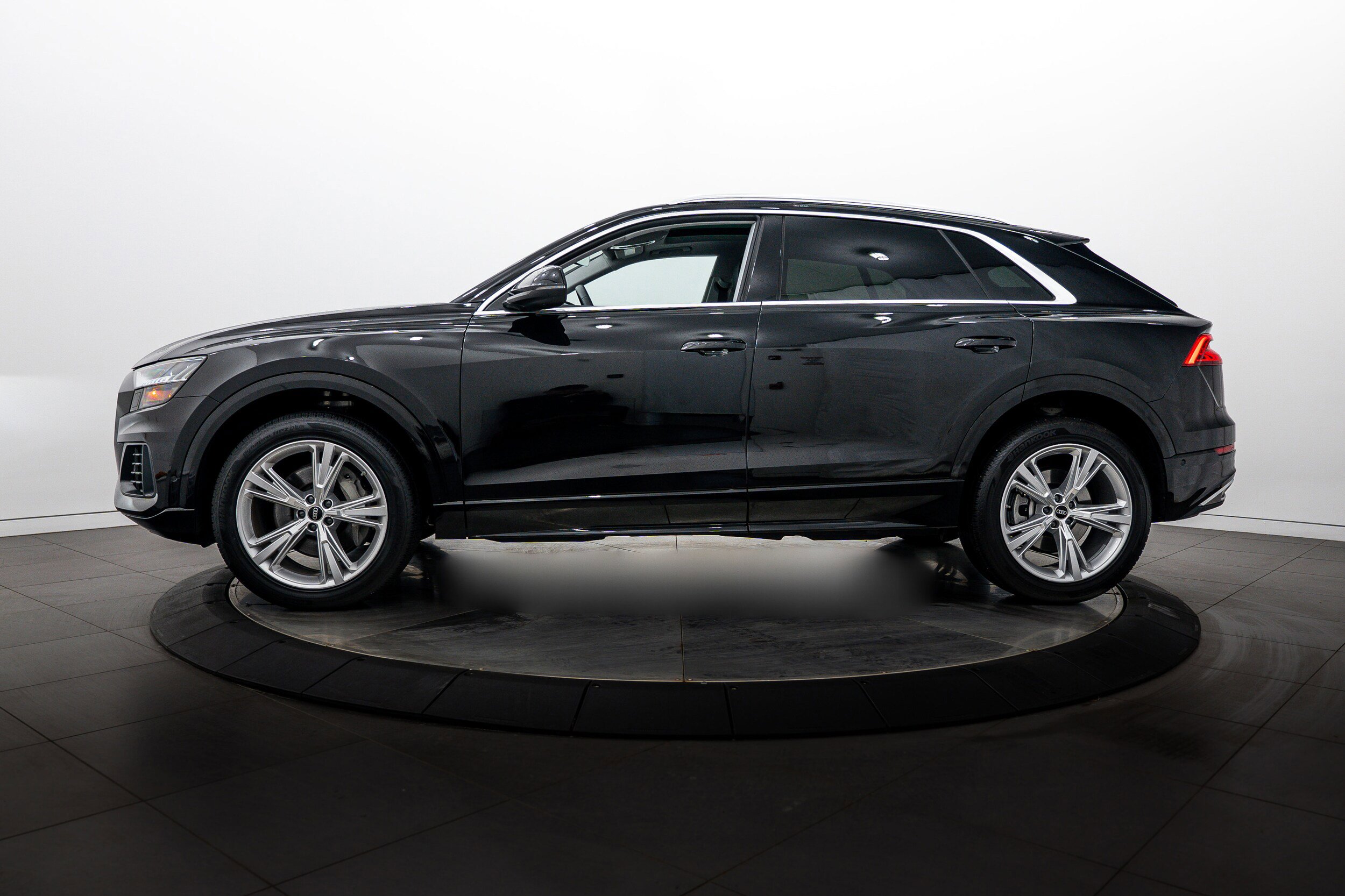 Certified 2023 Audi Q8 Premium w/ Convenience Package AWD/4WD image 6