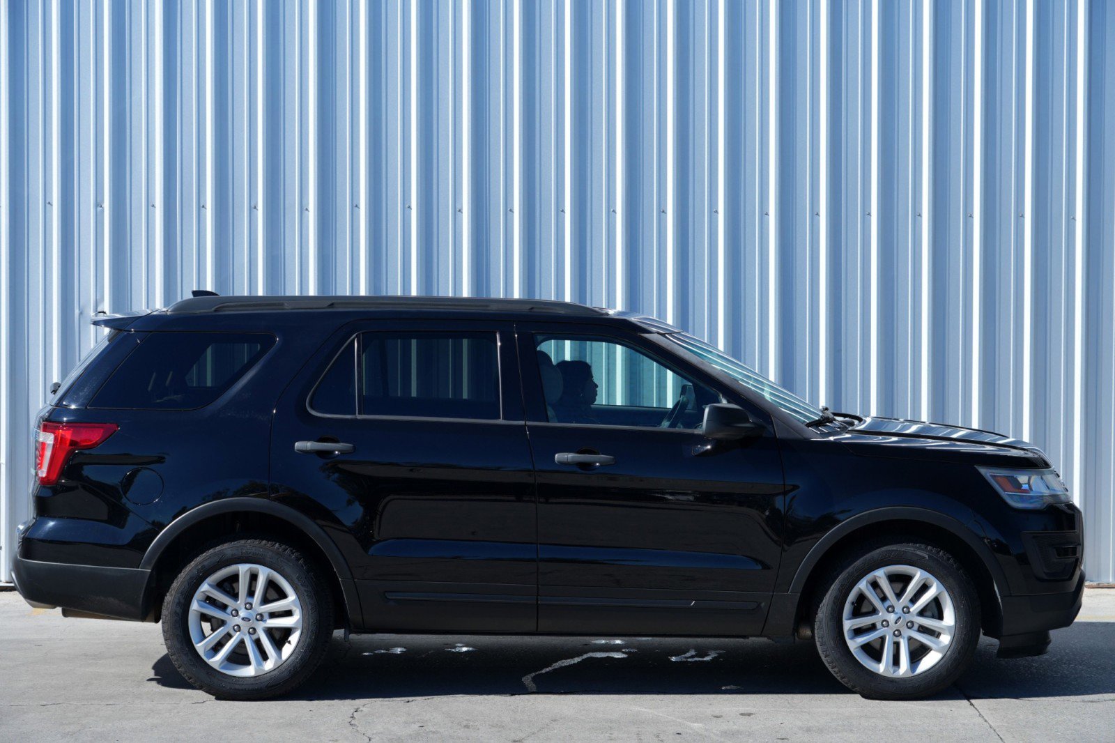Used 2017 Ford Explorer FWD image 45