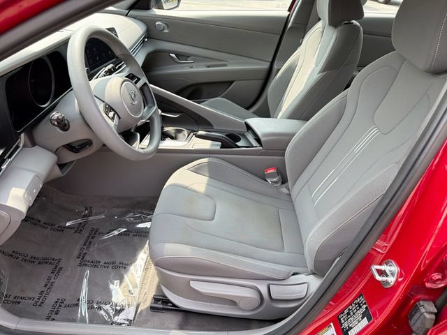 Used 2023 Hyundai Elantra SEL w/ Cargo Package FWD image 15