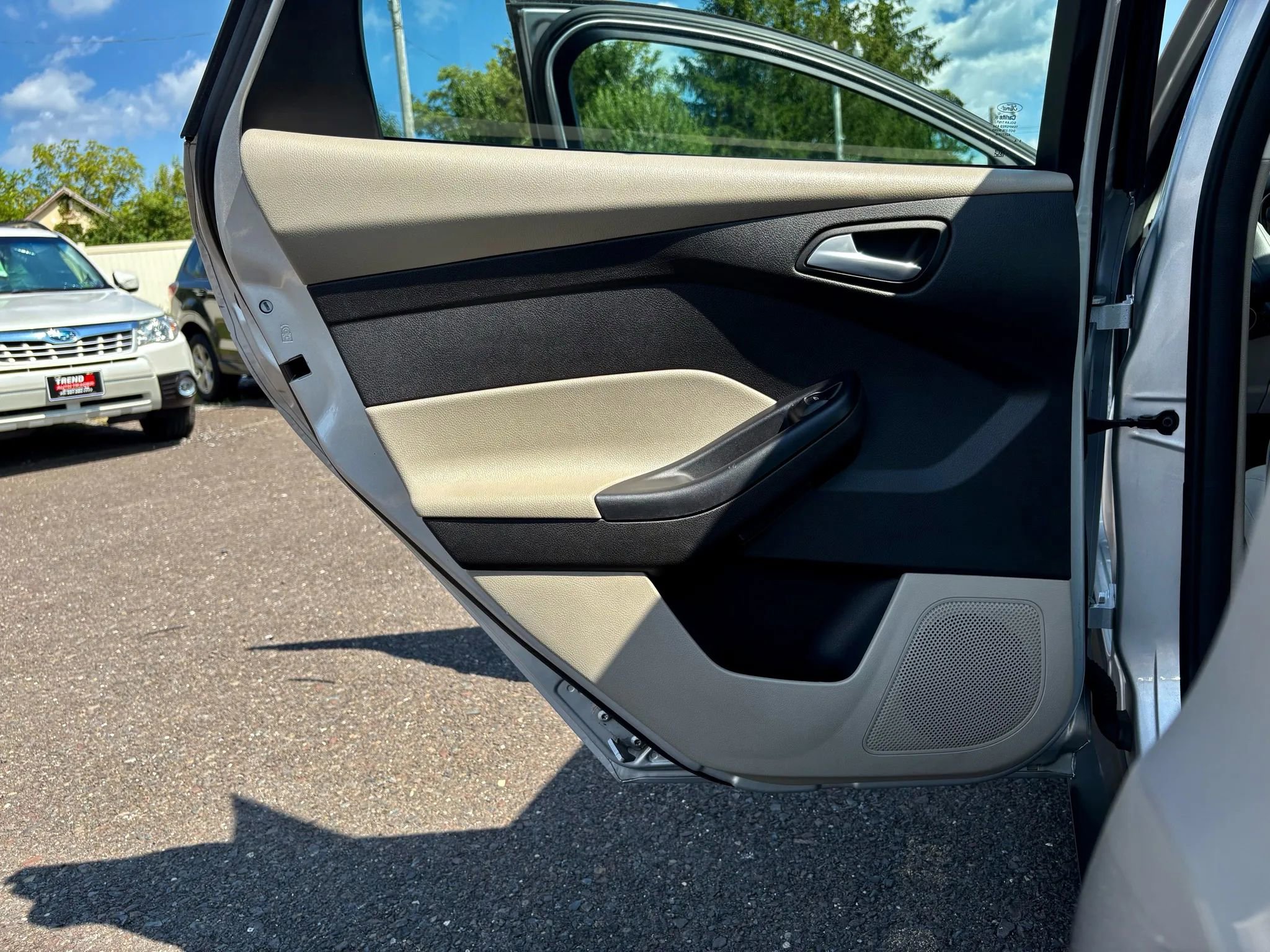 Used 2016 Ford Focus SE w/ SE Power Seat Package image 12