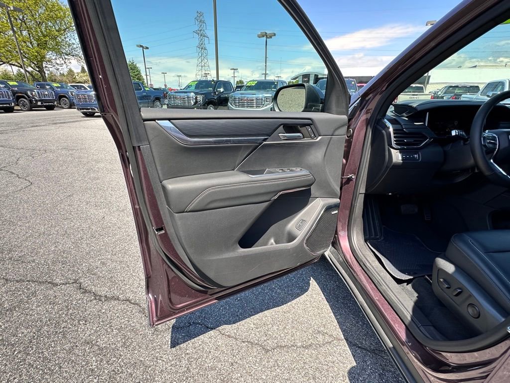 Used 2024 GMC Acadia Elevation w/ Luxury Package AWD/4WD image 22