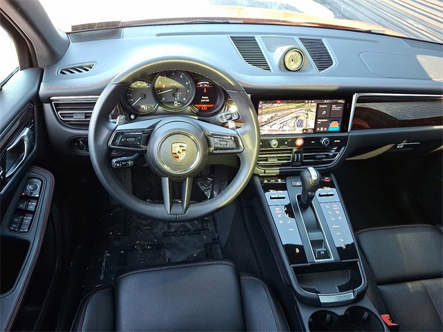 Used 2025 Porsche Macan image 17