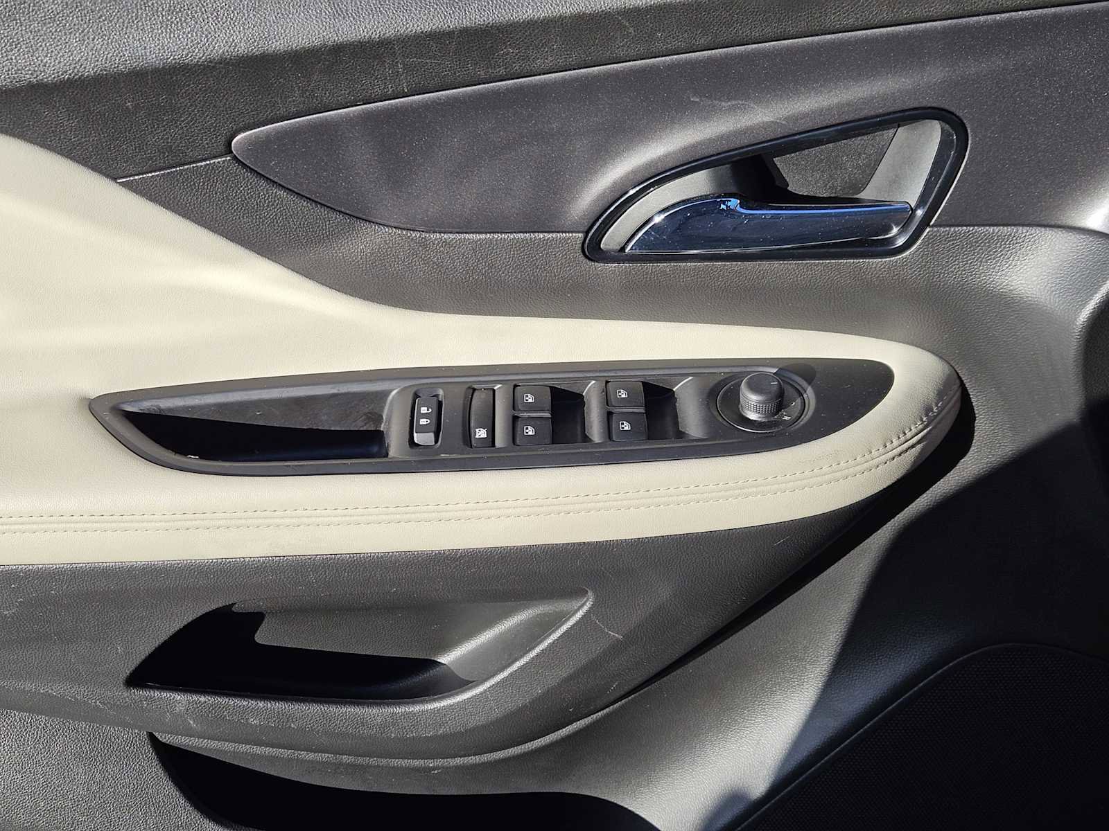 Used 2019 Buick Encore Preferred w/ Safety Package image 21