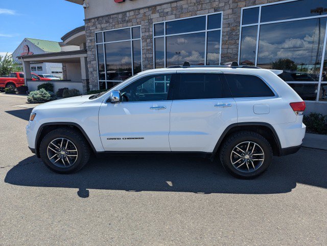 Used 2017 Jeep Grand Cherokee Limited w/ Luxury Group II AWD/4WD image 2