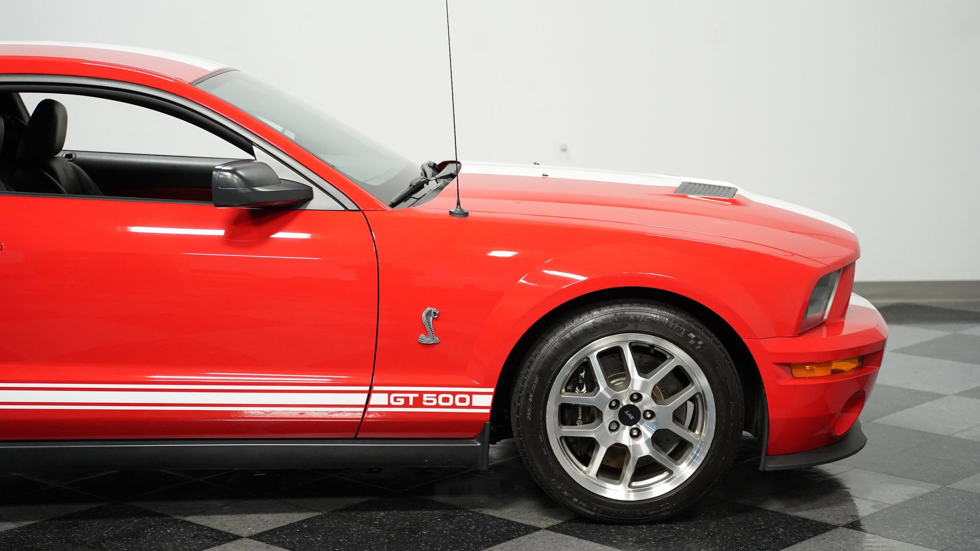 Used 2009 Ford Mustang Shelby GT500 RWD image 24