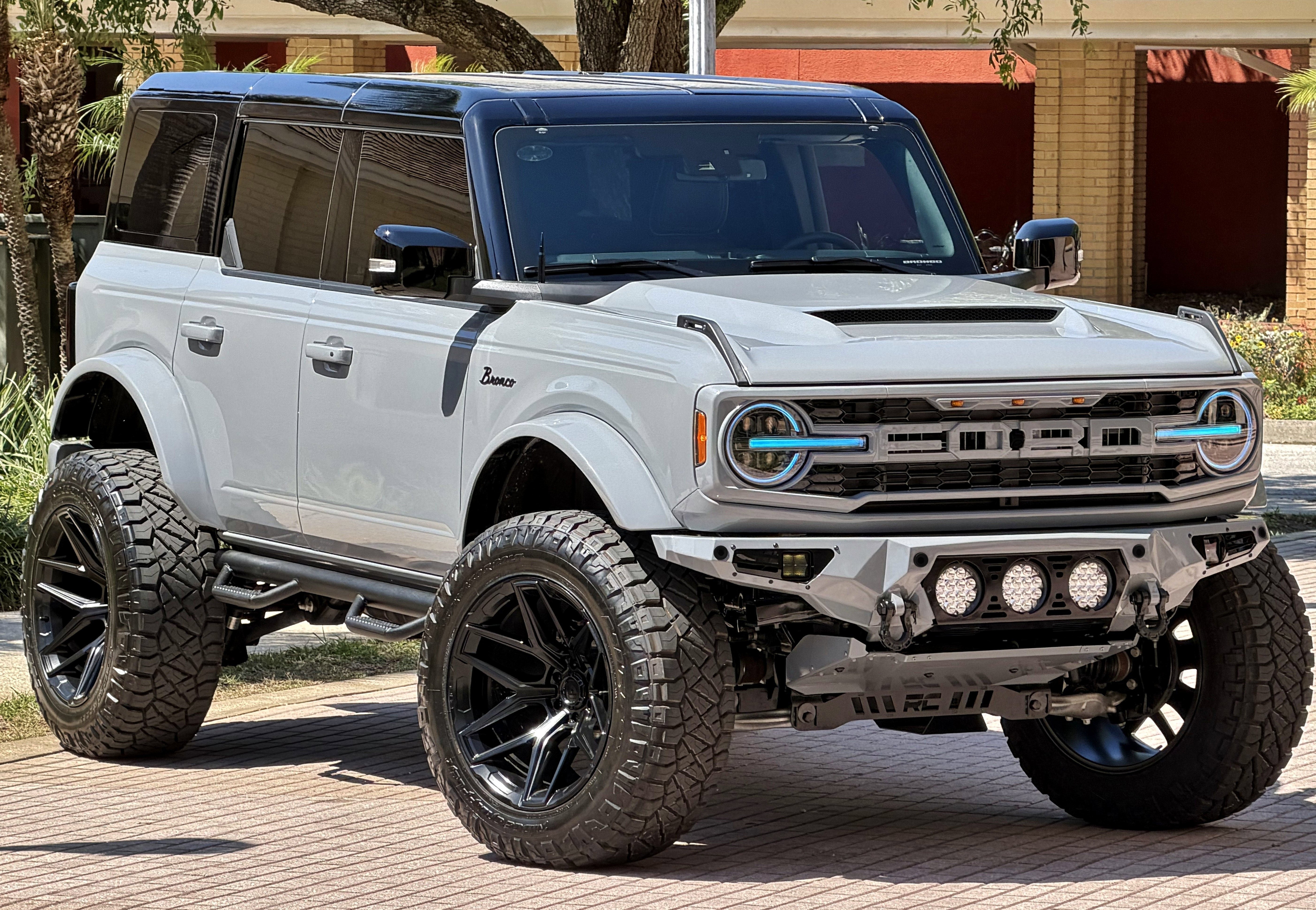 Used 2026 Ford Bronco Outer Banks AWD/4WD image 3