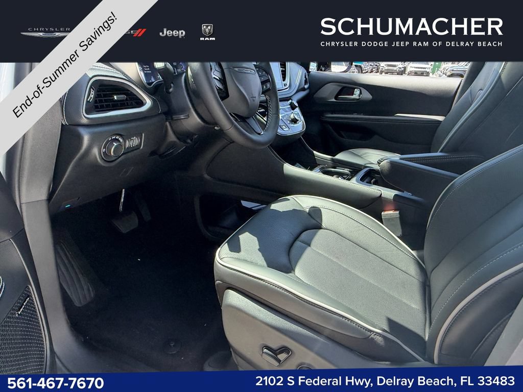 New 2027 Chrysler Pacifica Limited FWD image 11