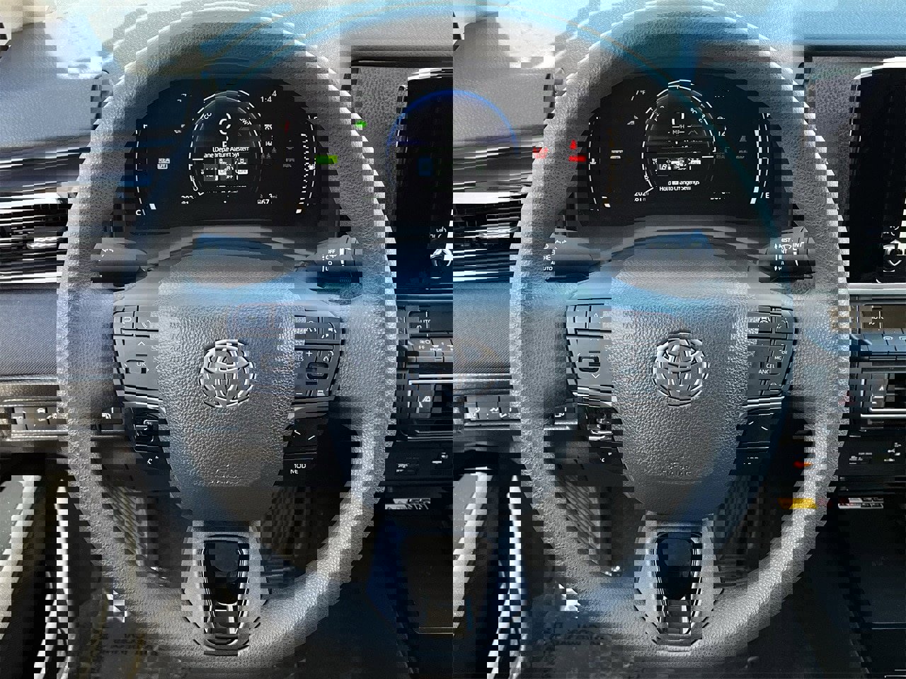 Used 2025 Toyota Camry LE image 11