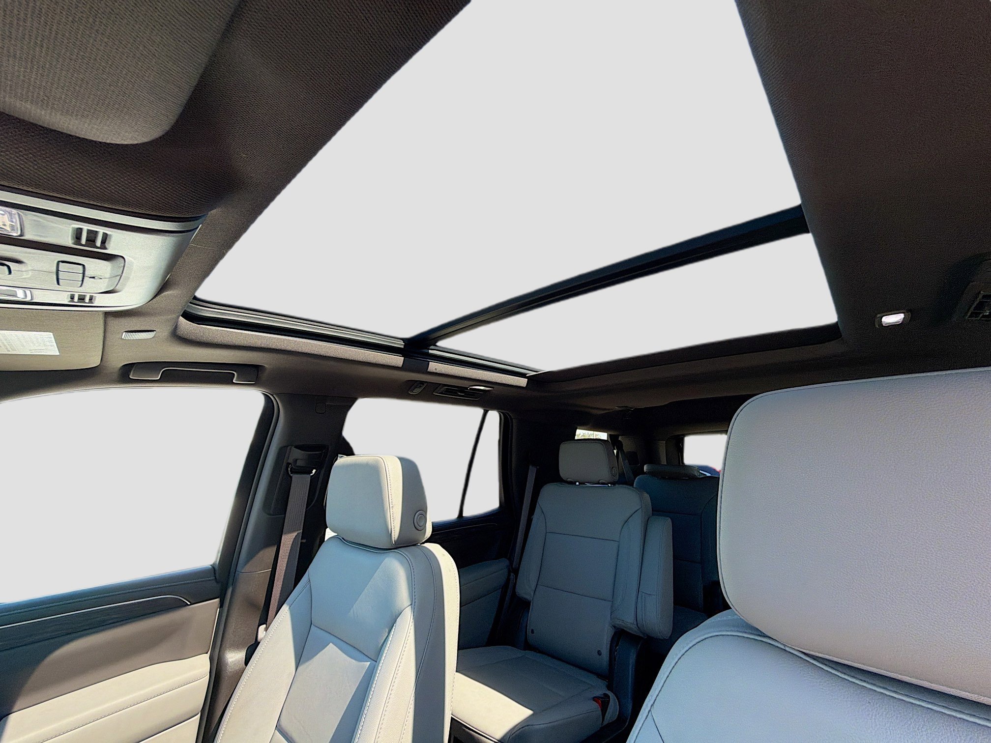 Used 2024 Chevrolet Tahoe LT w/ Luxury Package image 27