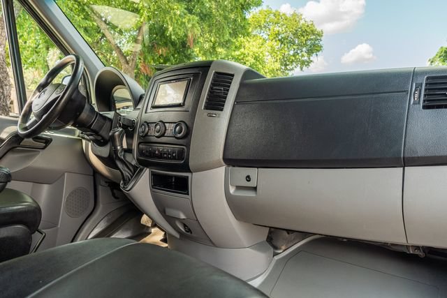 Used 2016 Mercedes-Benz Sprinter 2500 image 38