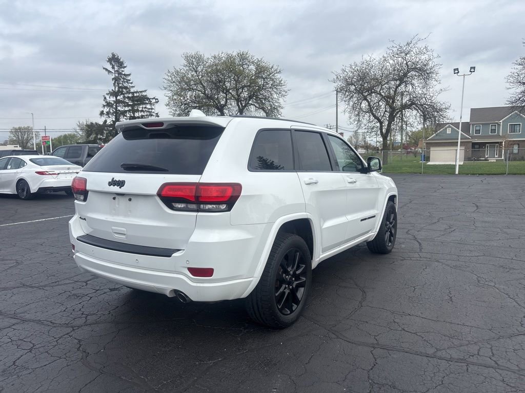 Used 2018 Jeep Grand Cherokee Altitude AWD/4WD image 6