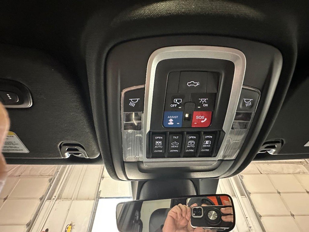 Used 2021 RAM 1500 Limited w/ Advanced Safety Group AWD/4WD image 10
