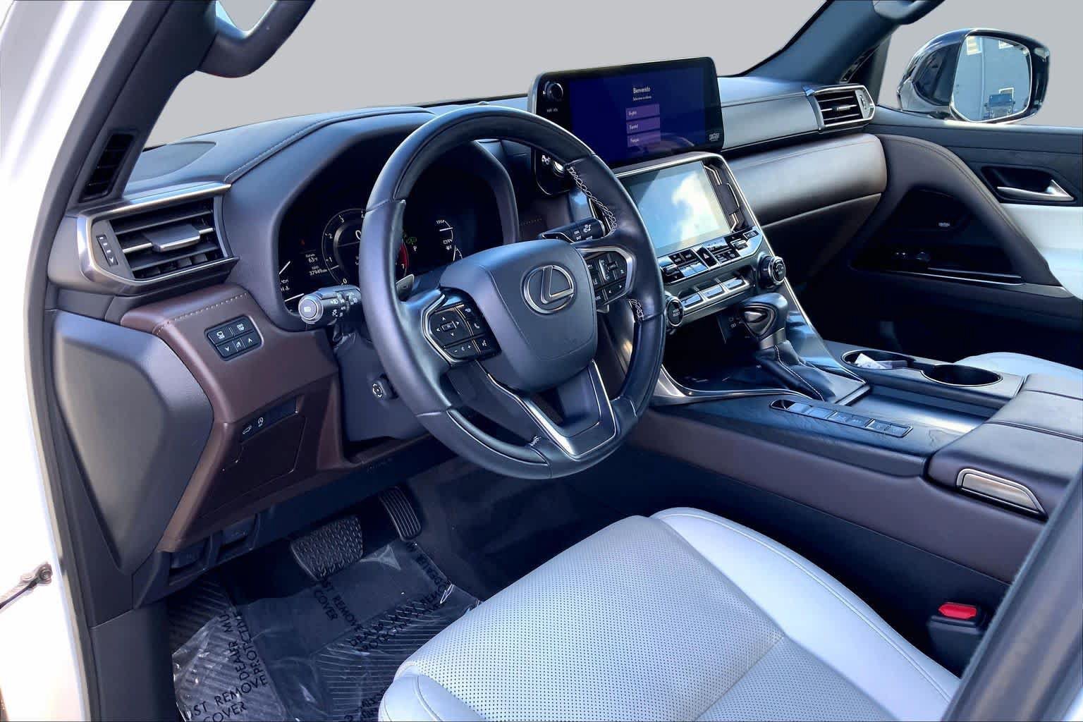 Used 2024 Lexus LX 600 4WD w/ Appearance Package image 18