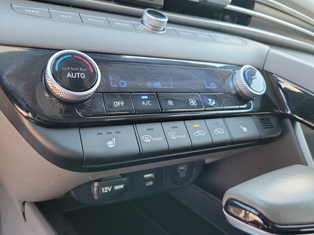 Used 2025 Hyundai Elantra SEL FWD image 14
