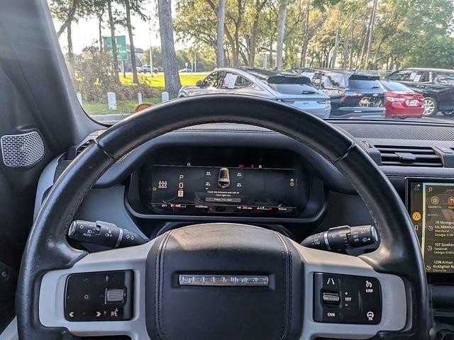 Used 2023 Land Rover Defender 130 SE AWD/4WD image 29