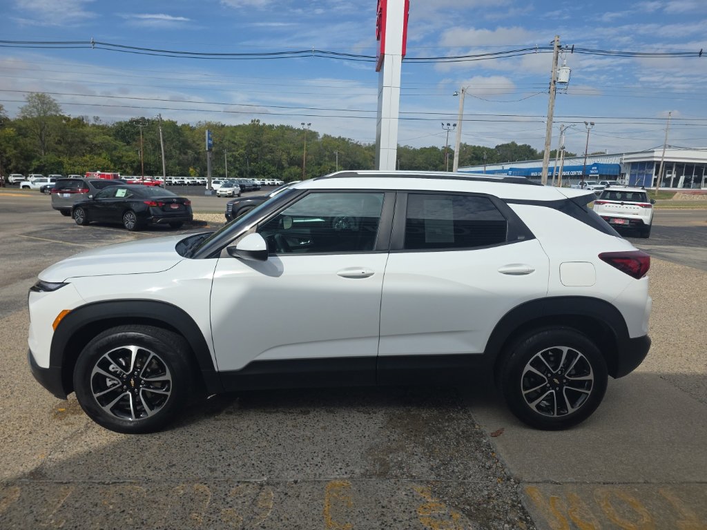 Used 2025 Chevrolet TrailBlazer LT FWD image 8