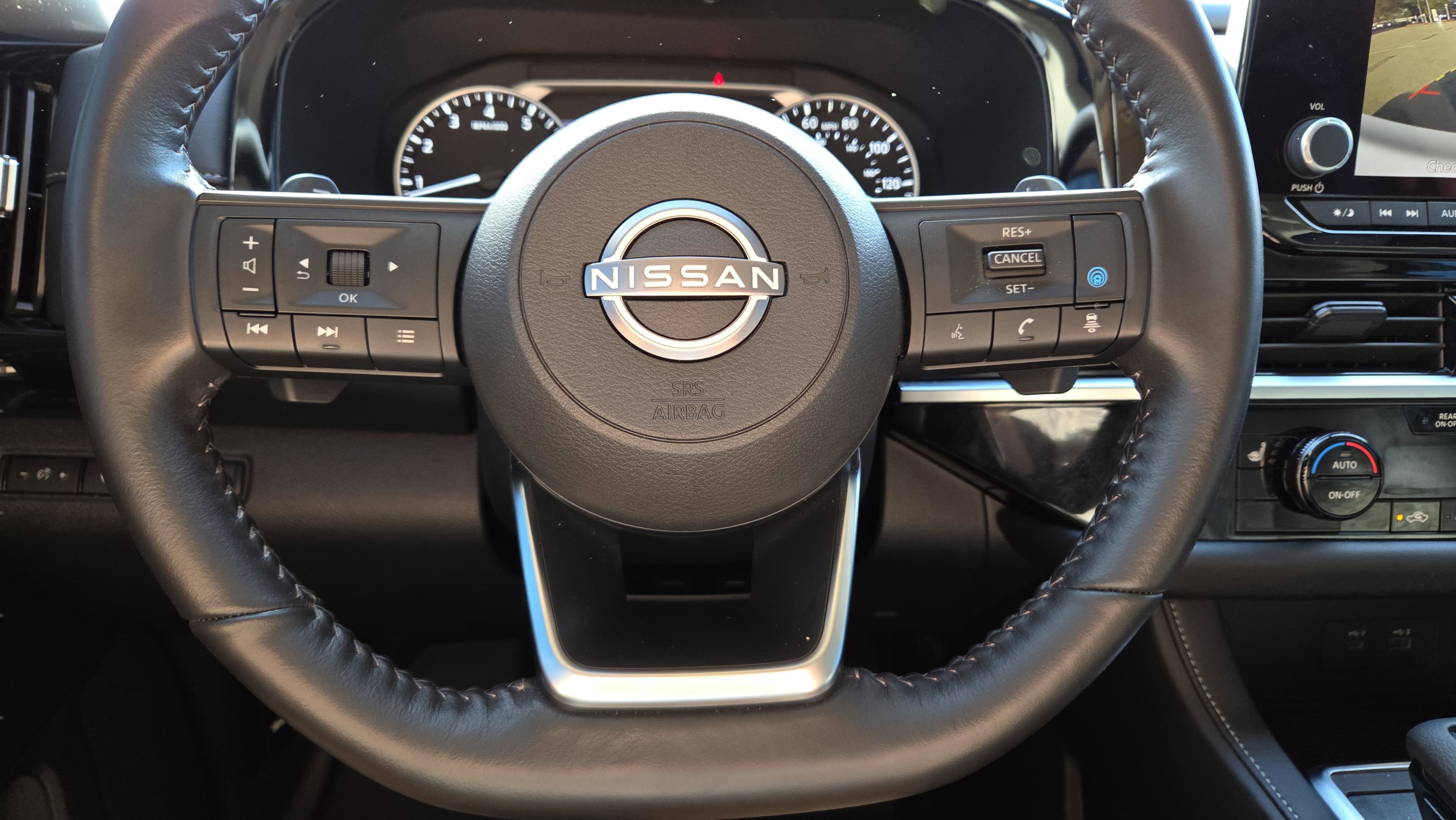 Certified 2025 Nissan Pathfinder SV image 30