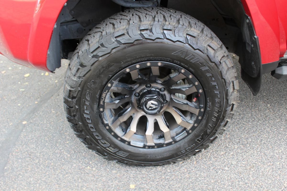 Used 2022 Toyota 4Runner SR5 Premium w/ Moonroof Package AWD/4WD image 57
