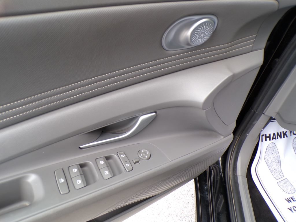 Certified 2022 Hyundai Elantra SEL w/ Convenience Package FWD image 21