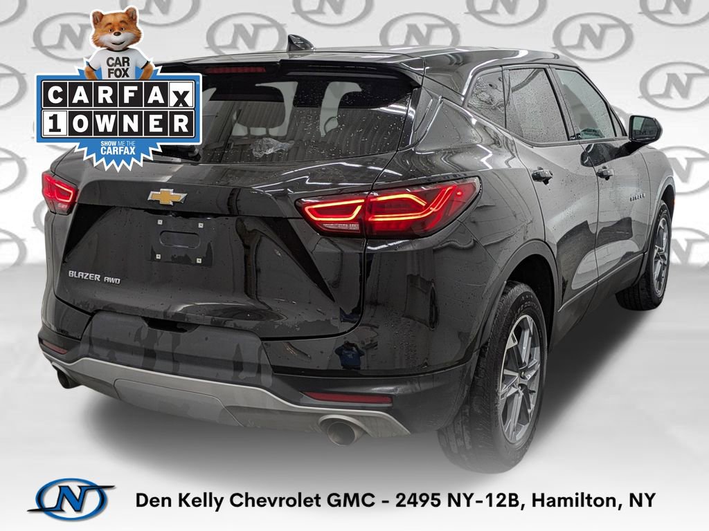 Used 2025 Chevrolet Blazer LT AWD/4WD image 2