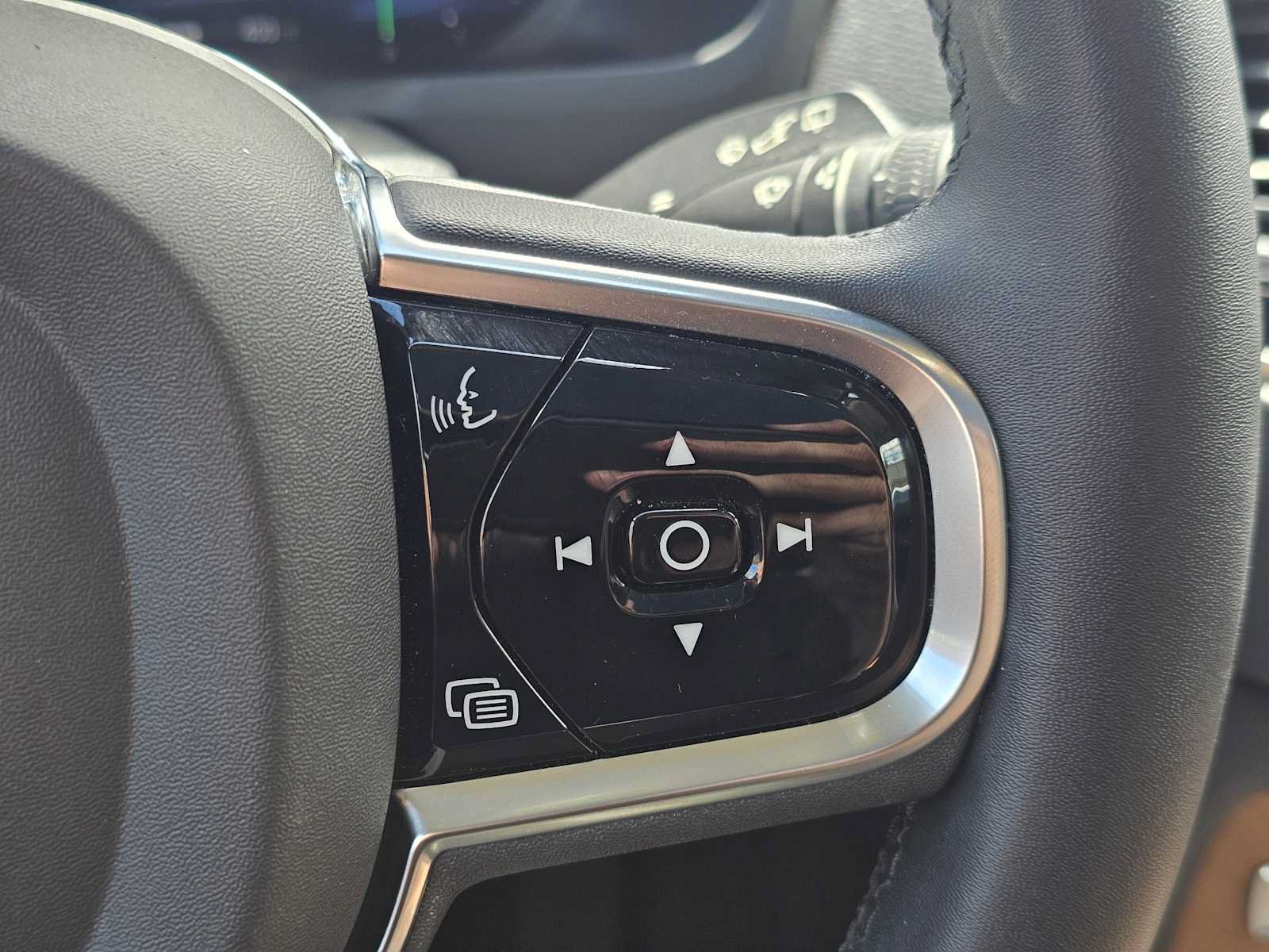 Certified 2024 Volvo XC90 B6 Plus w/ Protection Package Premier AWD/4WD image 34