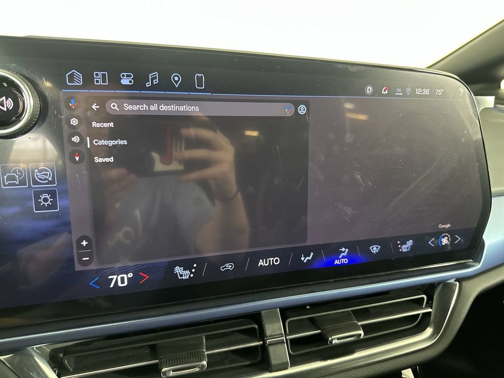 Used 2026 Chevrolet Equinox EV LT w/ LPO, Blackout Package FWD image 17
