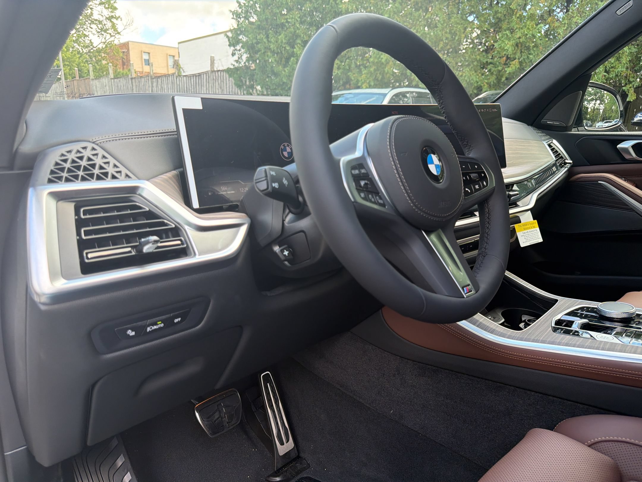 New 2026 BMW X5 xDrive40i w/ M Sport Package AWD/4WD image 4