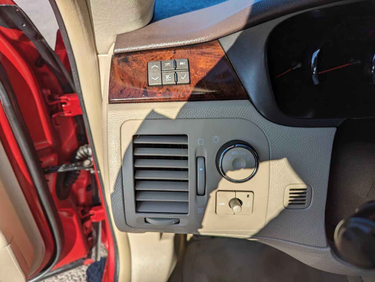 Used 2011 Cadillac DTS Premium w/ Driver Awareness Package FWD image 14