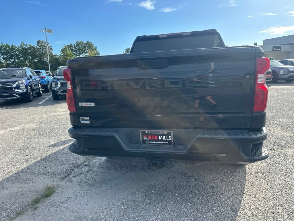 Used 2022 Chevrolet Silverado 1500 Custom w/ LPO, Dark Essentials Package AWD/4WD image 4
