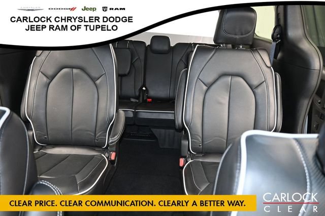 Used 2026 Chrysler Pacifica Limited FWD image 25