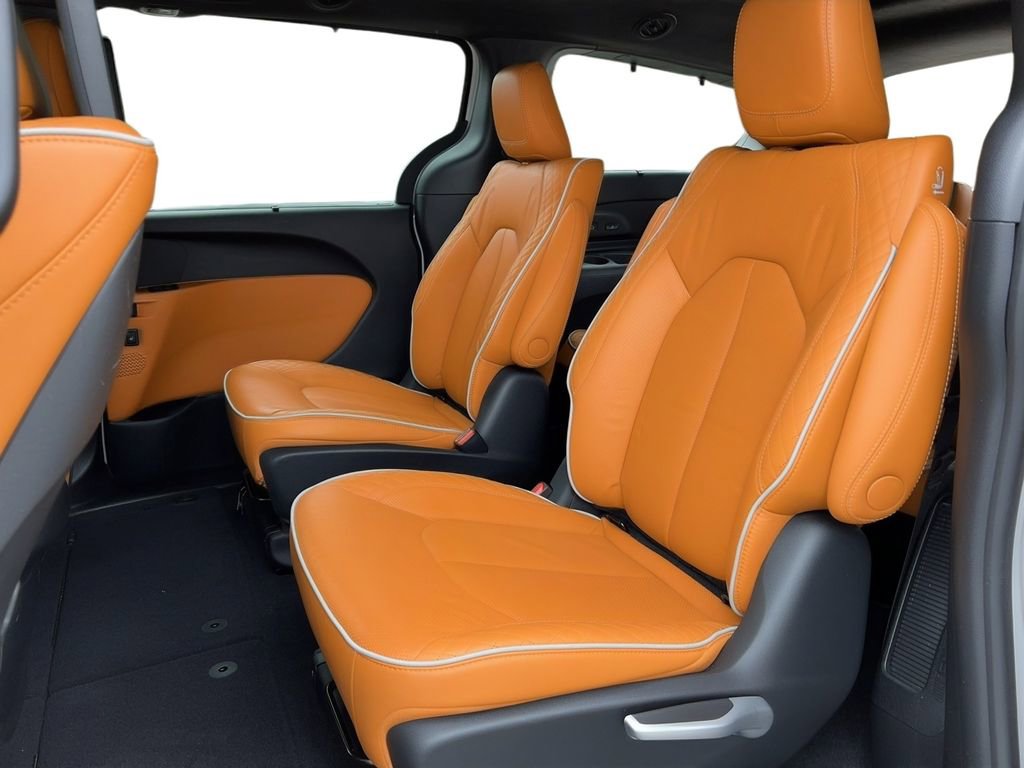 Used 2022 Chrysler Pacifica Pinnacle AWD/4WD image 7